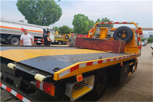 江夏区附近拖车电话号码服务